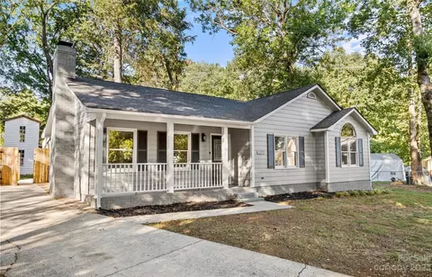 11711 Brockley Ct, Charlotte, NC 28215