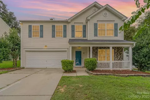 1944 Waters Trail Dr, Charlotte, NC 28216
