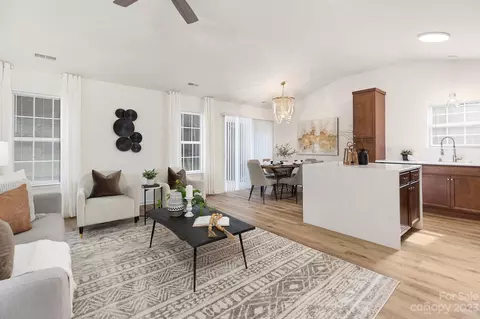 2115 Lisa Carole Dr, Charlotte, NC 28214