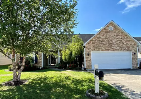 55 Pamlico Rd, Fletcher, NC 28732