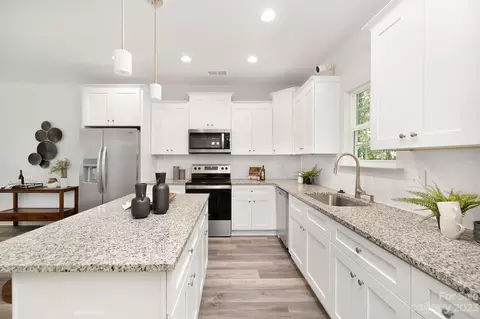 3719 Oakwood Rd, Charlotte, NC 28269