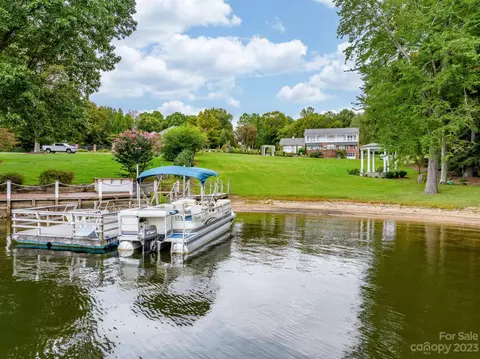 29 Cove Crest Dr, Taylorsville, NC 28681