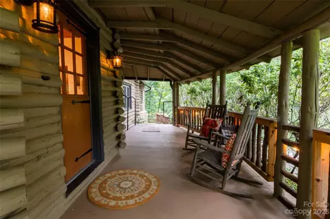120 Hamburg Mountain Rd, Weaverville, NC 28787