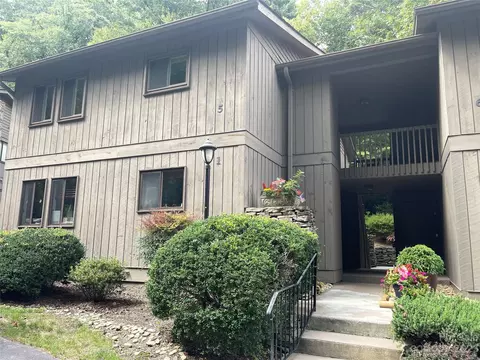 51 Lake N1 Dr #N1, Laurel Park, NC 28739