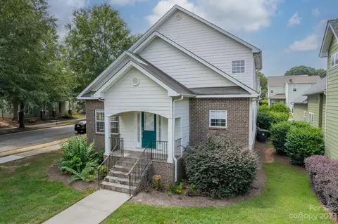 20305 Harroway Dr, Cornelius, NC 28031 photo 4