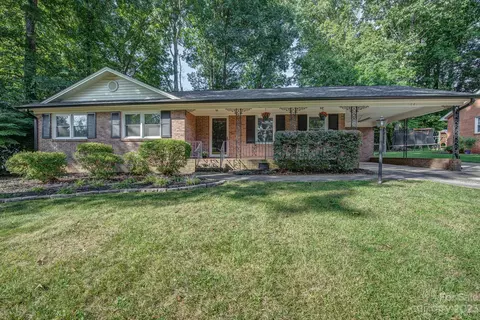 1021 Nottingham Dr, Gastonia, NC 28054