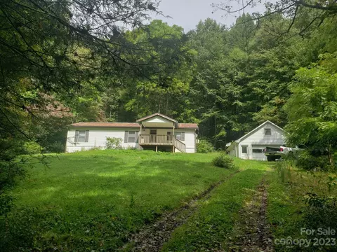1054 Greer Hollow Rd, Lansing, NC 28643