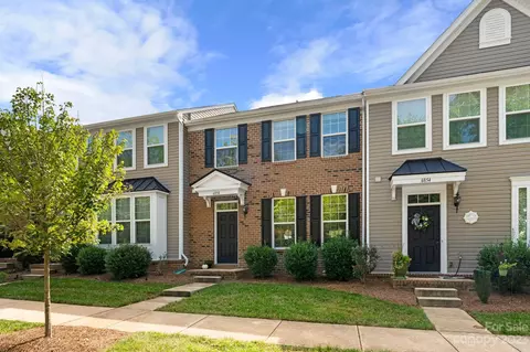 6858 Colonial Garden Dr, Huntersville, NC 28078