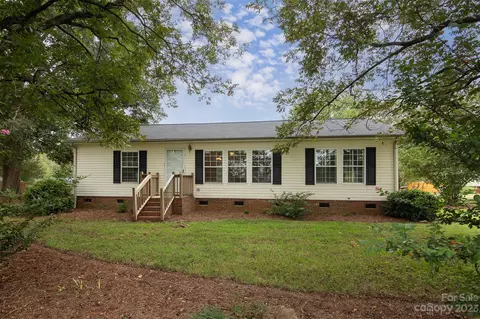 7839 Beatties Ford Rd, Charlotte, NC 28216