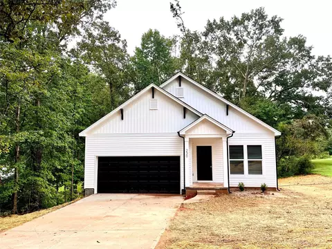 230 Chestnut Ln, Statesville, NC 28625