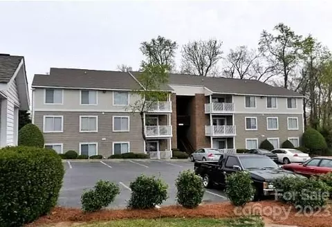 9531 University Terrace Dr, Charlotte, NC 28262