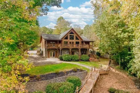 4452 Power Dr, Sherrills Ford, NC 28673