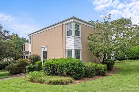 200 Wakefield B Dr #B, Charlotte, NC 28209