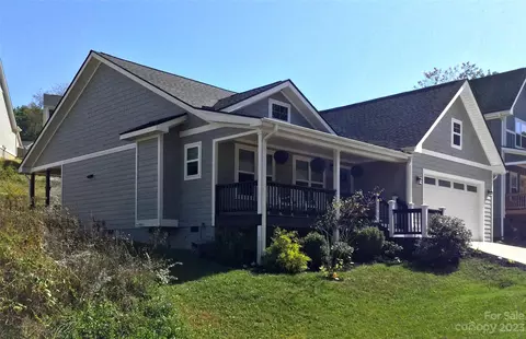 48 Greenwood Fields Dr, Asheville, NC 28804