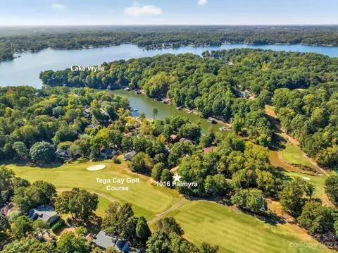 1016 Palmyra Dr, Tega Cay, SC 29708