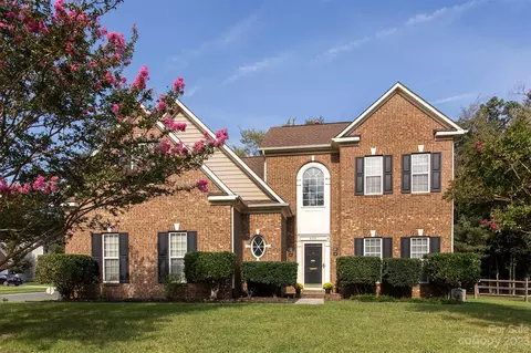 6203 Red Clover Ln, Charlotte, NC 28269
