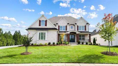 5827 Five Knolls Dr, Charlotte, NC 28226