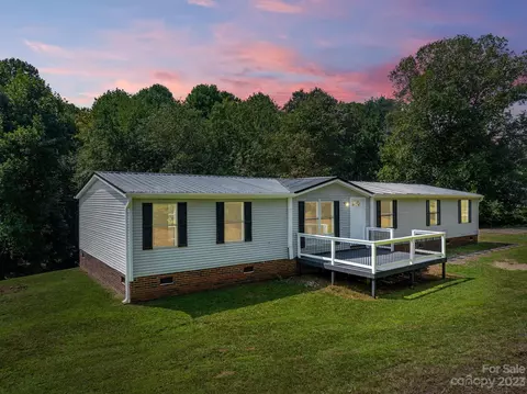 3191 Ward Green St, Lenoir, NC 28645
