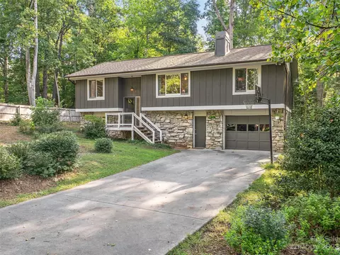 60 Wildwood Cir, Fletcher, NC 28732