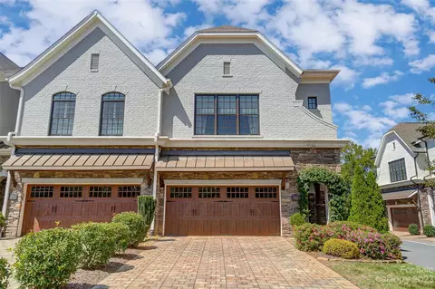 5011 Vernet Ln, Charlotte, NC 28210