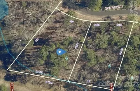 13811 Lake Bluff Dr, Matthews, NC 28105