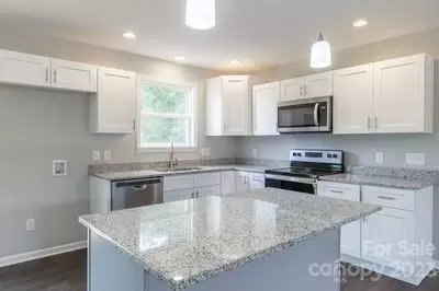 282 Lochshire Ln, Woodleaf, NC 27054