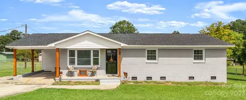 997 Greenbriar Dr, Lancaster, SC 29720