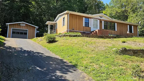 36 Woodscape Dr, Mills River, NC 28759