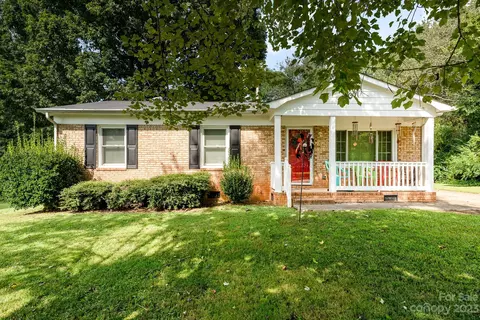 106 Farmington Dr, Stanley, NC 28164