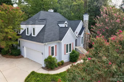 16117 Riverpointe Dr, Charlotte, NC 28278