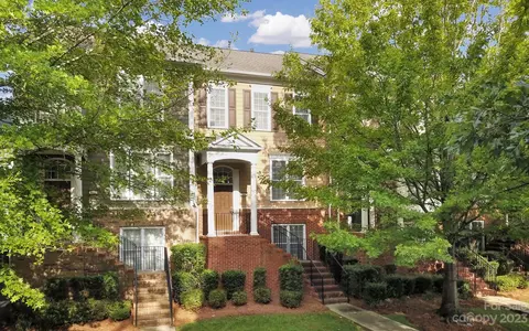 1060 Drayton Ct, Fort Mill, SC 29708