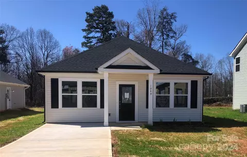 1049 Secor St, Statesville, NC 28677