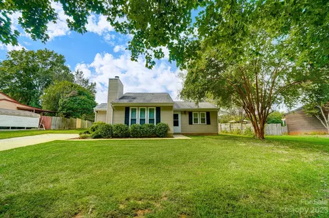 5996 Tall Tree Ln, Harrisburg, NC 28075