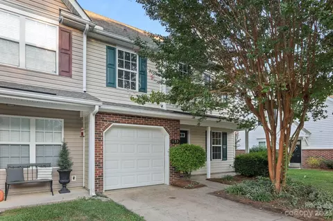 135 Arlington Downs Blvd, Matthews, NC 28104