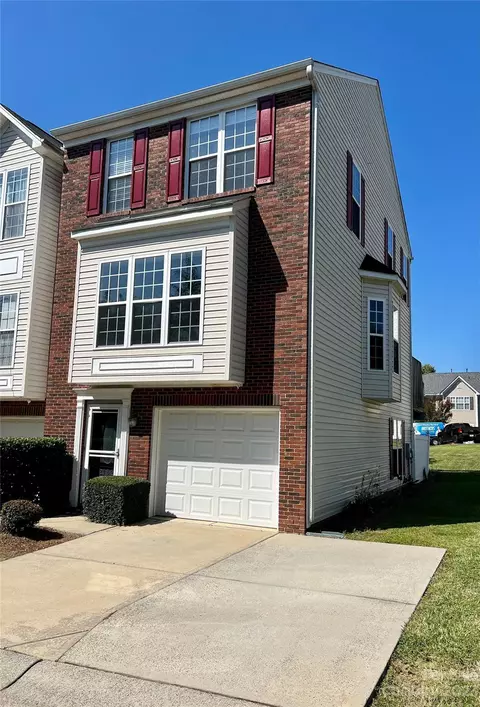 2132 Midnight Blue Ln, Fort Mill, SC 29708