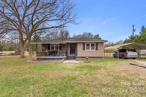 2321 Meadow Rd, Clover, SC 29710