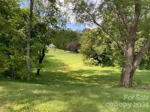 757 Sand Hill Rd, Asheville, NC 28806