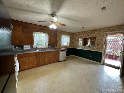 1227 Winston St, Conover, NC 28613 photo 3