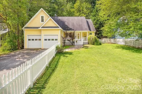 14 Pinecroft Rd, Asheville, NC 28804