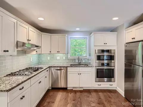 20726 Lagoona Dr, Cornelius, NC 28031 photo 2
