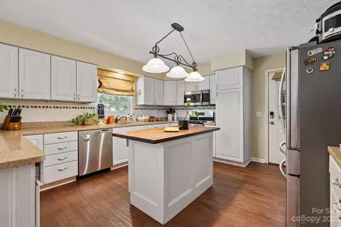 42 Bear Trl, Fairview, NC 28730 photo 9