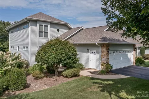 20 Cove Park Ln, Hendersonville, NC 28739