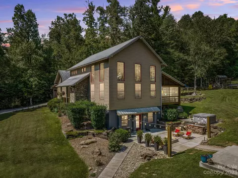 304 Patton Hill Rd, Swannanoa, NC 28778