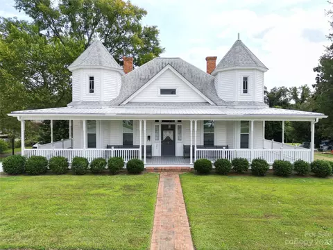 301 Camden Rd, Wadesboro, NC 28170
