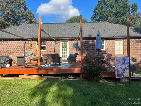 2046 Summerfield Cir, Conover, NC 28613 photo 16