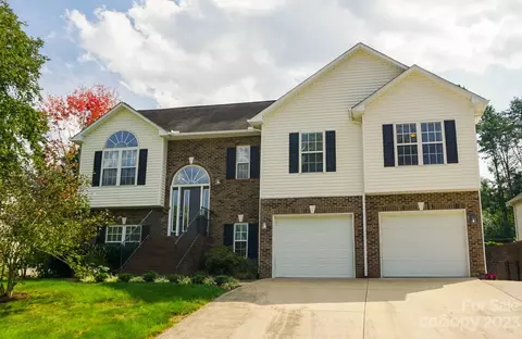 2476 23rd Ne St NE, Hickory, NC 28601