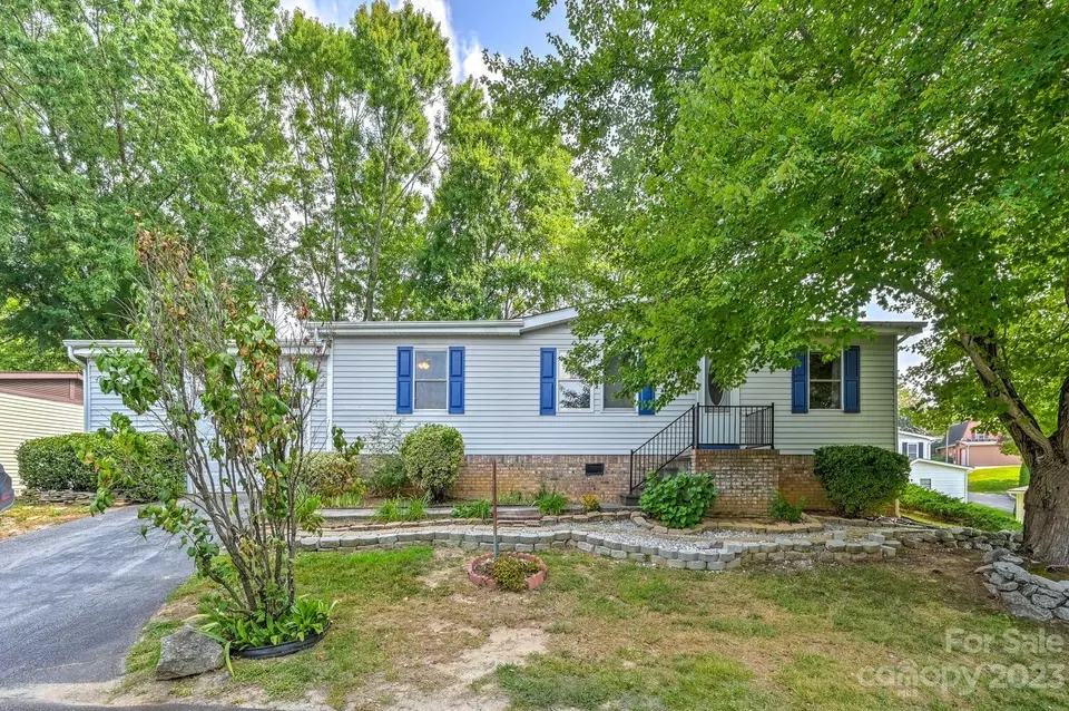 402 Deerfield Ct, Hendersonville, NC 28792 31 Photos Movoto