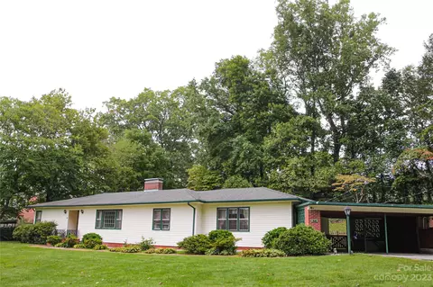 35 Rhododendron Ave, Spruce Pine, NC 28777