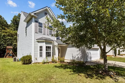 2711 Oakdale Pasture Dr, Charlotte, NC 28216