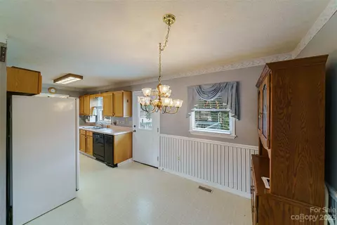 3 Daniel Cir, Granite Falls, NC 28630 photo 5
